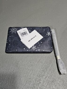 Coach Corner Zip Wristlet With Snowflake Print C1862 Coach Bags Holiday